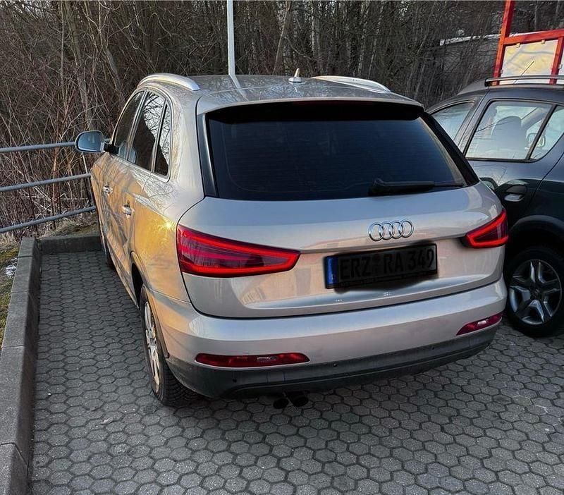 Beige Gebraucht 2012 Audi Q3 Ambiente SUV | 10.400 € (Guter Preis) - Bild 1/4