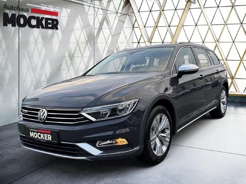 Grau Gebraucht 2018 VW Passat Alltrack Kombi | 21.990 € (Superpreis) - Bild 1/4