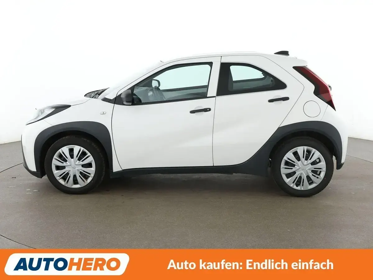 Gebraucht Toyota Aygo X 72 PS (52 kW) 2023 Weiß SUV