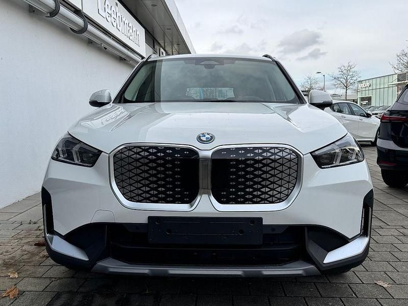 Neu BMW iX1 Performance 230 kW (313 PS) 2025 Weiß SUV
