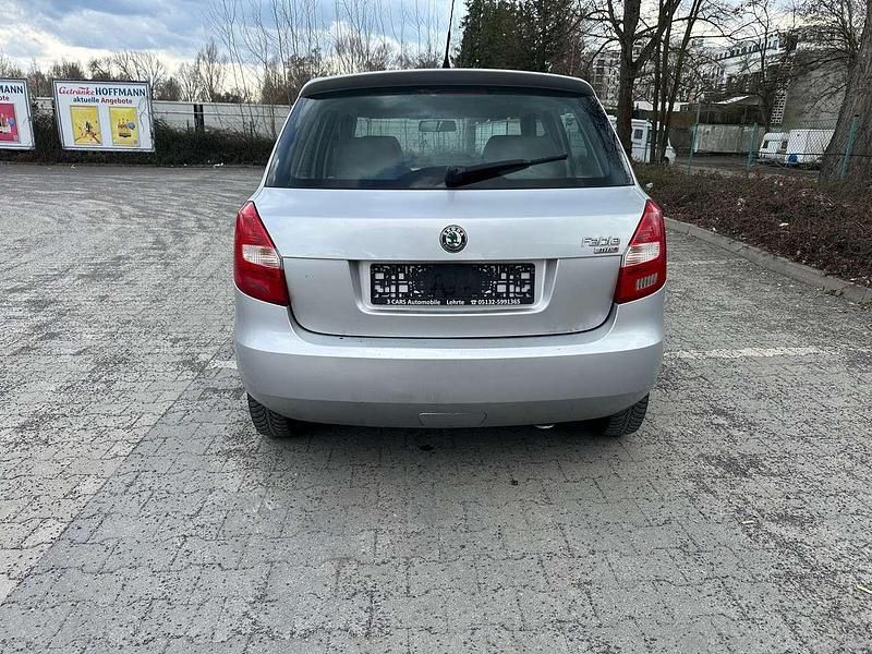 Gebraucht Skoda Fabia Classic 69 PS (50 kW) 2008 Brilliant silber mettalic Kleinwagen