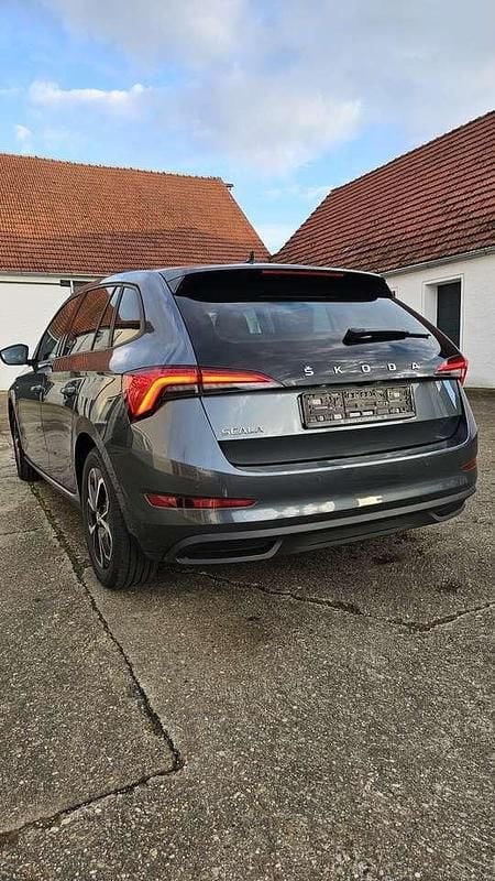 Gebraucht Skoda Scala Ambition 150 PS (110 kW) 2020 Grau Kleinwagen