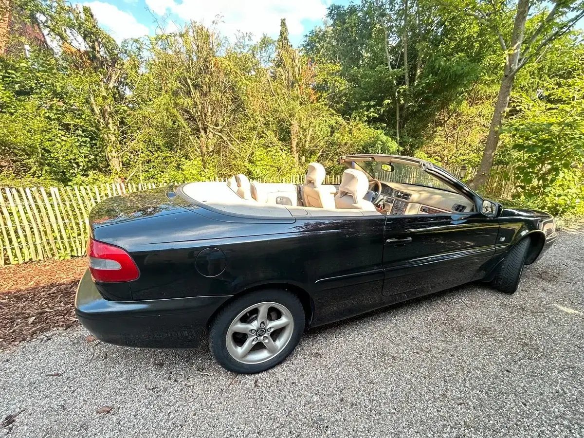 Gebraucht Volvo C70 163 PS (119 kW) 2001 Schwarz Cabrio