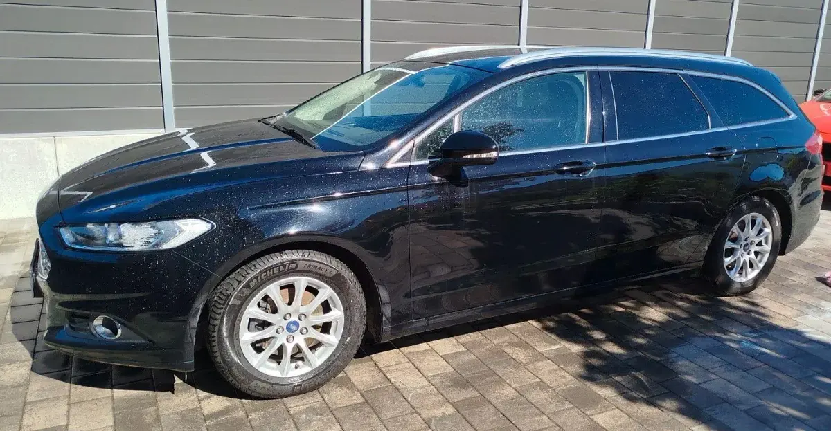 Gebraucht Ford Mondeo Titanium 160 PS (117 kW) 2017 Schwarz Kombi