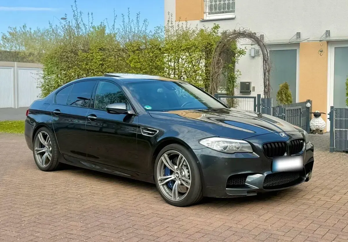 Gebraucht BMW M5 560 PS (411 kW) 2012 Grau Limousine