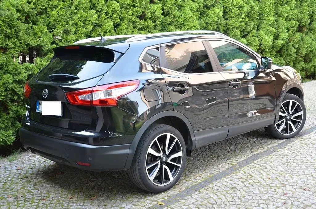 Gebraucht Nissan Qashqai Tekna 163 PS (119 kW) 2015 Schwarz SUV