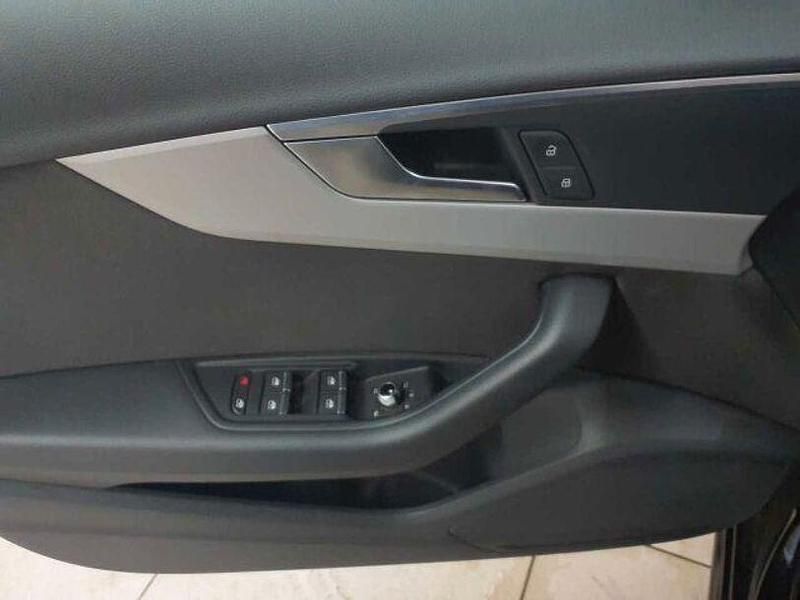 Gebraucht Audi A4 Sport 136 PS (100 kW) 2020 Schwarz Kombi