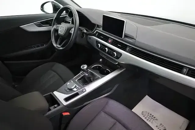 Usata Audi A4 Basis 190 CV (139 kW) 2018 Nero Station wagon