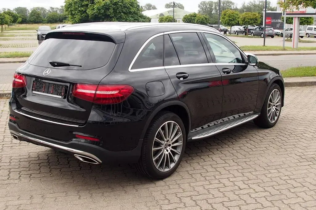 Gebraucht Mercedes GLC250 AMG line 211 PS (155 kW) 2017 Schwarz SUV