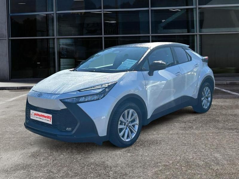 Platinum weiß perleffekt / dach schwarz Gebraucht 2024 Toyota C-HR Team SUV | 36.980 € (Etwas zu teuer) - Bild 1/4
