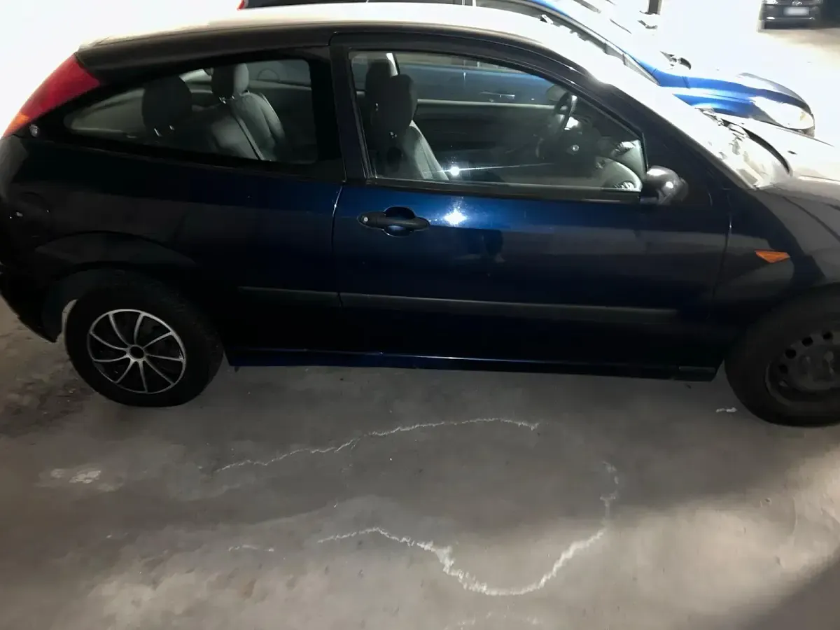 Używany Ford Focus 74 KM (54 kW) 2002 Niebieski Hatchback