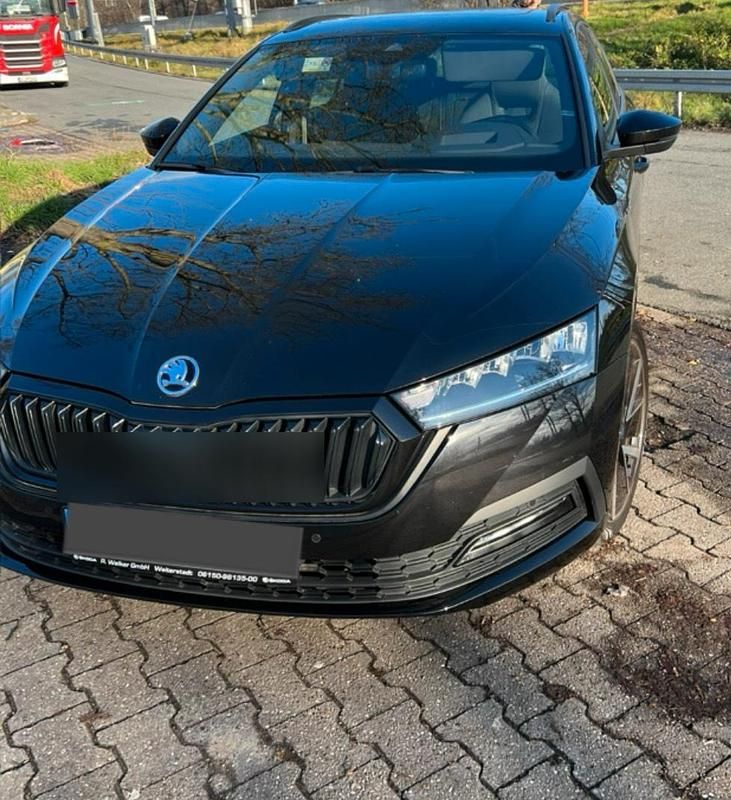 Schwarz Gebraucht 2022 Skoda Octavia SportLine Kombi | 29.500 € - Bild 1/4