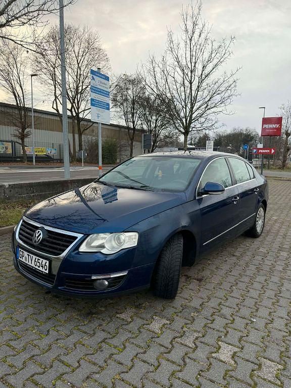 Gebraucht VW Passat Comfortline 116 PS (85 kW) 2005 Blau Limousine