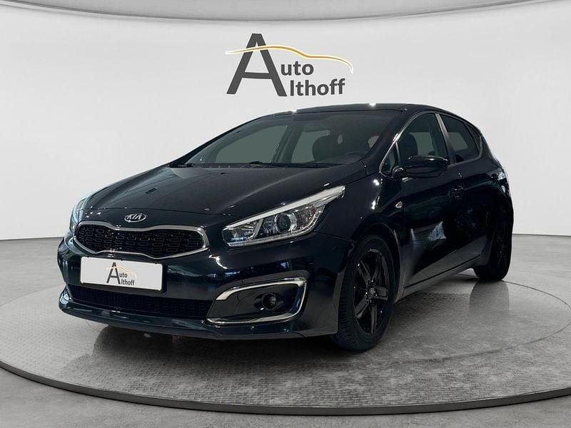 Second-hand Kia Ceed 101 CP (74 kW) 2016 Negru Hatchback