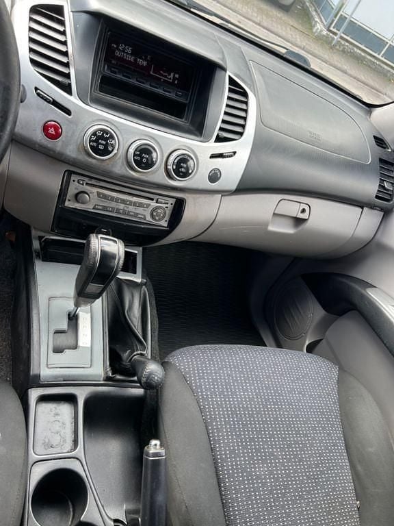 Gebraucht Mitsubishi L200 178 PS (130 kW) 2013 Grau Pickup