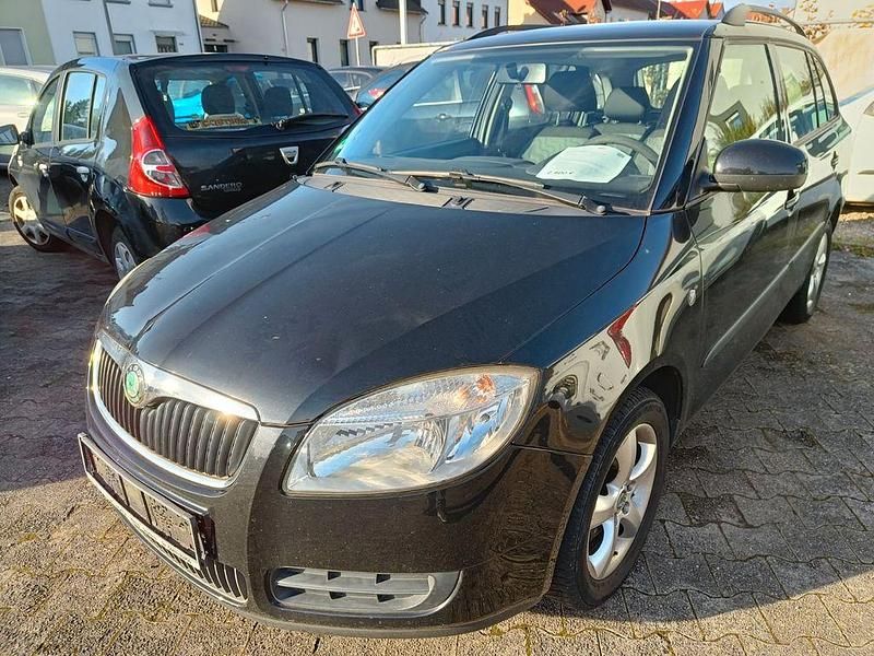 Schwarz Gebraucht 2010 Skoda Fabia Style Kombi | 2.400 € (Guter Preis) - Bild 1/4