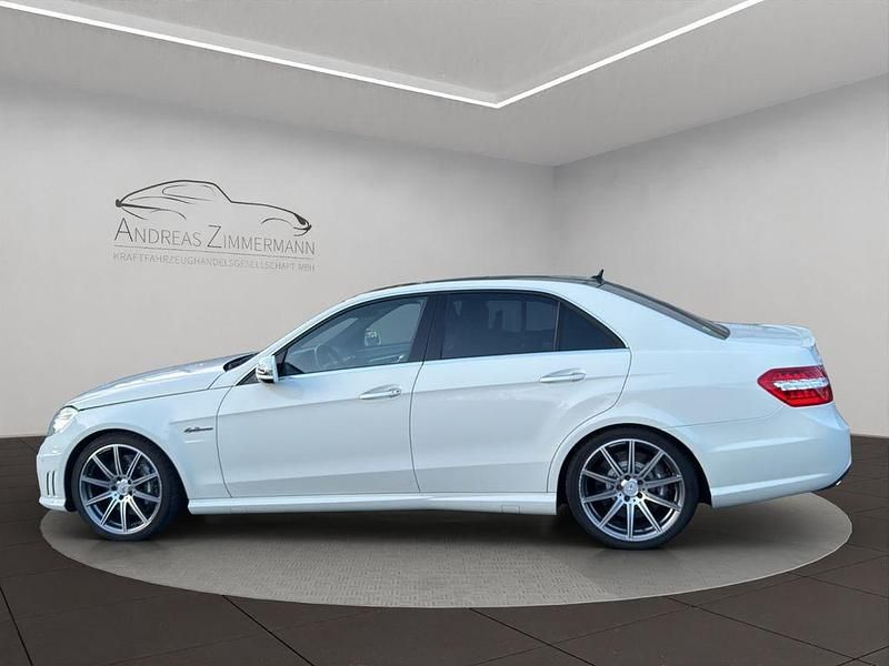 Gebraucht Mercedes E63 AMG AMG 525 PS (386 kW) 2010 Calcitweiss  unilack Limousine