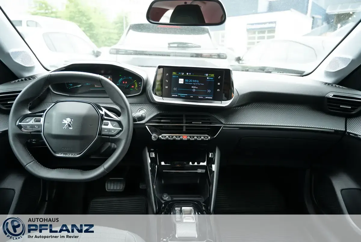 Gebraucht Peugeot e-208 Allure 100 kW (136 PS) 2022 Grau Kleinwagen