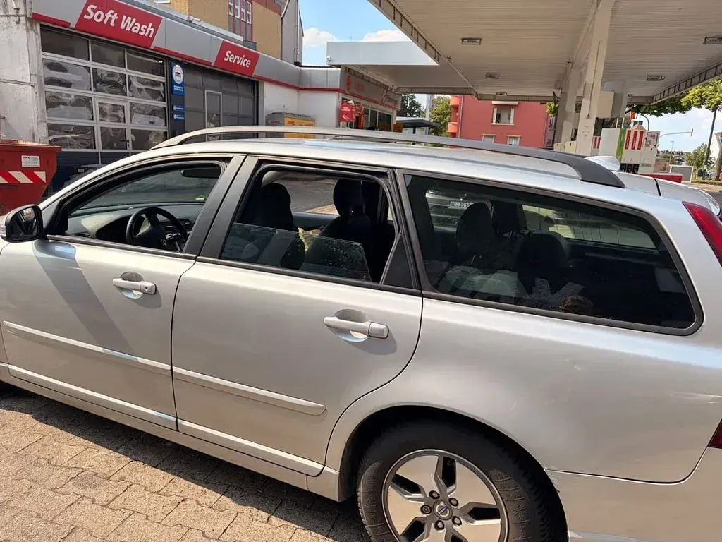 Gebraucht Volvo V50 109 PS (80 kW) 2010 Silber Kombi