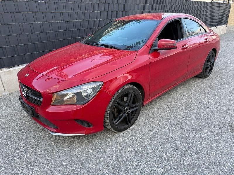 Gebraucht Mercedes CLA180 109 PS (80 kW) 2017 Rot Limousine