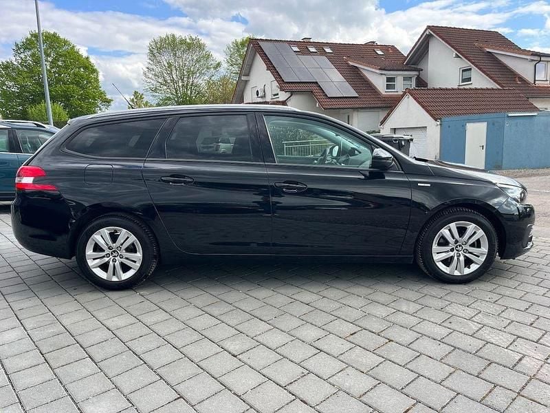 Gebraucht Peugeot 308 SW Style 131 PS (96 kW) 2020 Kombi