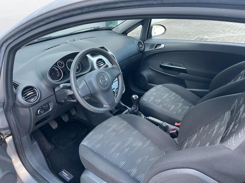 Używany Opel Corsa 69 KM (50 kW) 2012 Brązowy Hatchback