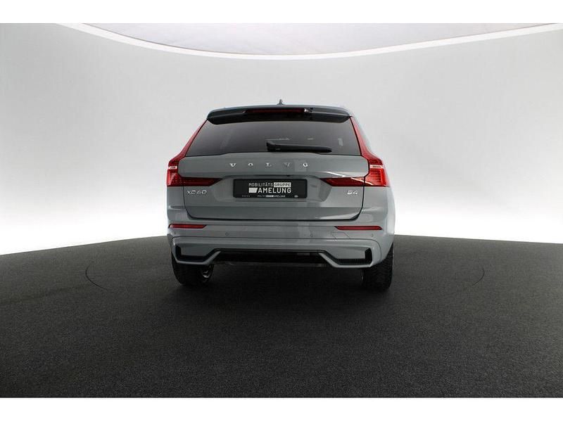 Gebraucht Volvo XC60 Plus 197 PS (144 kW) 2023 Grau SUV