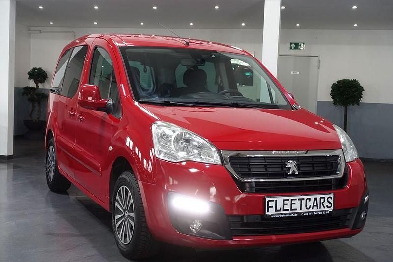 Gebraucht Peugeot Partner Tepee Active 110 PS (80 kW) 2017 Rot Van / Kleinbus