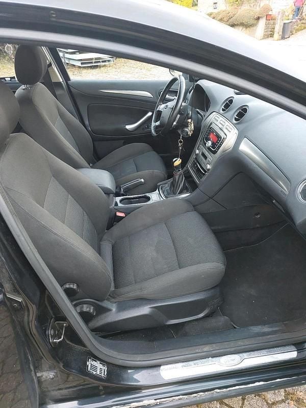 Gebraucht Ford Mondeo 145 PS (106 kW) 2008 Schwarz Kombi