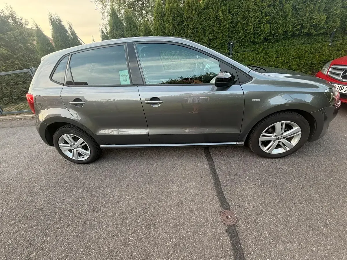 Gebraucht VW Polo Match 70 PS (51 kW) 2012 Grau Kleinwagen