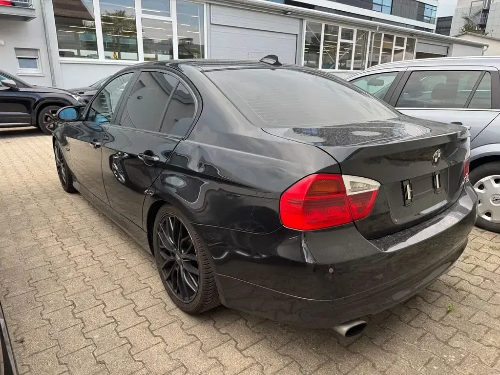 Gebraucht BMW 320 Advantage 170 PS (125 kW) 2007 Schwarz Limousine