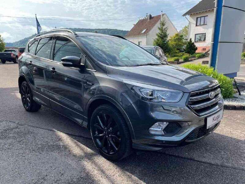 Gebraucht Ford Kuga ST-Line 150 PS (110 kW) 2019 Magneticgrau (metallic) (metallic) SUV