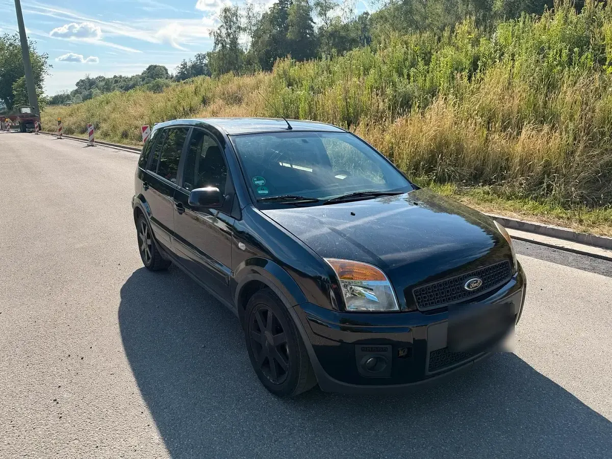 Gebraucht Ford Fusion 80 PS (58 kW) 2010 Schwarz Kleinwagen