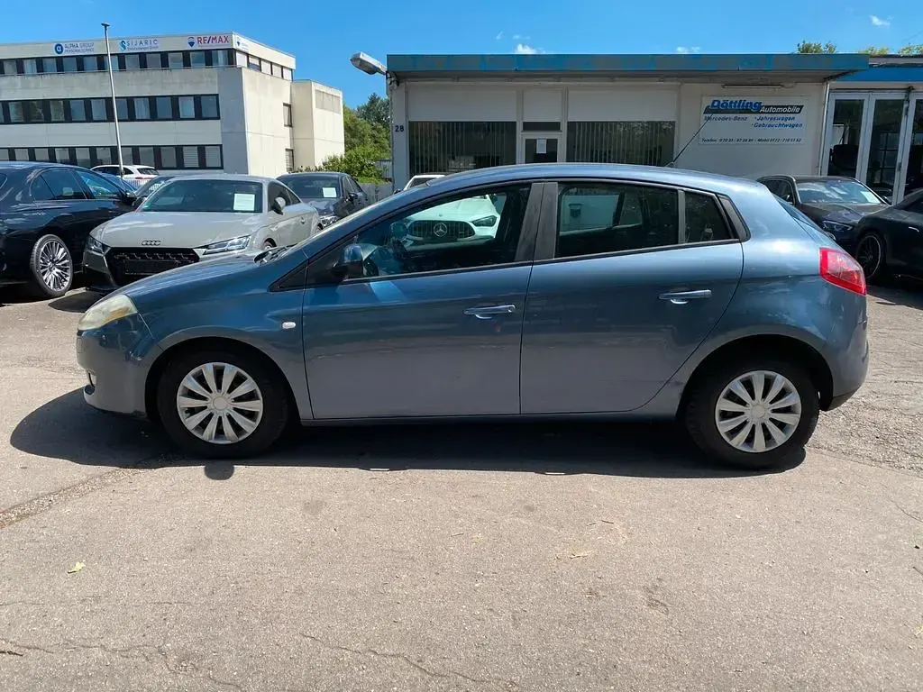 Gebraucht Fiat Bravo Dynamic 120 PS (88 kW) 2009 Symphony blau Kleinwagen