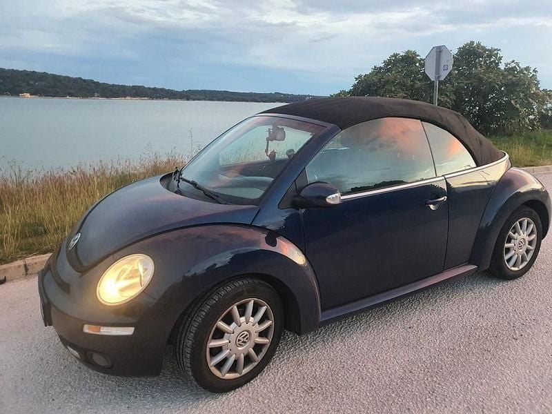 Gebraucht VW New Beetle 105 PS (77 kW) 2005 Blau Kleinwagen