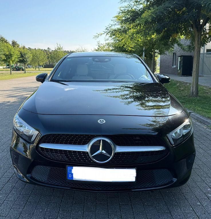 Gebraucht Mercedes A250 224 PS (164 kW) 2020 Schwarz Limousine