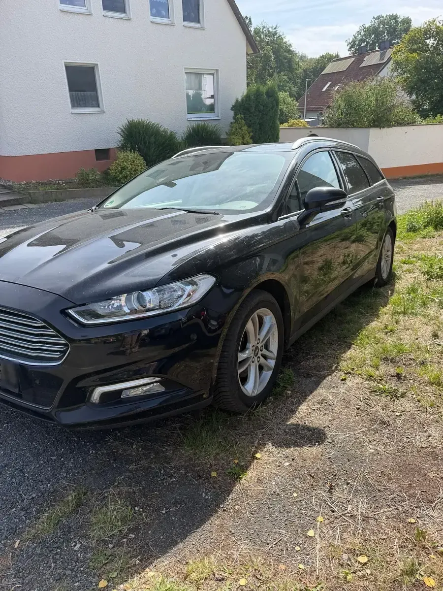 Gebraucht Ford Mondeo Titanium 125 PS (91 kW) 2018 Schwarz Kombi