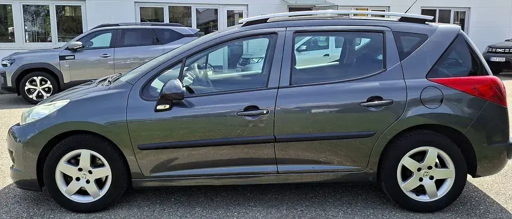 Gebraucht Peugeot 207 Tendance 95 PS (69 kW) 2009 Grau Kombi