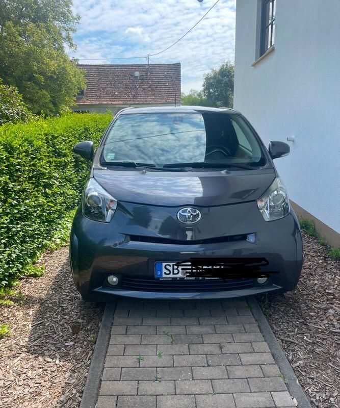 Grau Gebraucht 2009 Toyota iQ Kleinwagen | 4.800 € (Guter Preis) - Bild 1/4