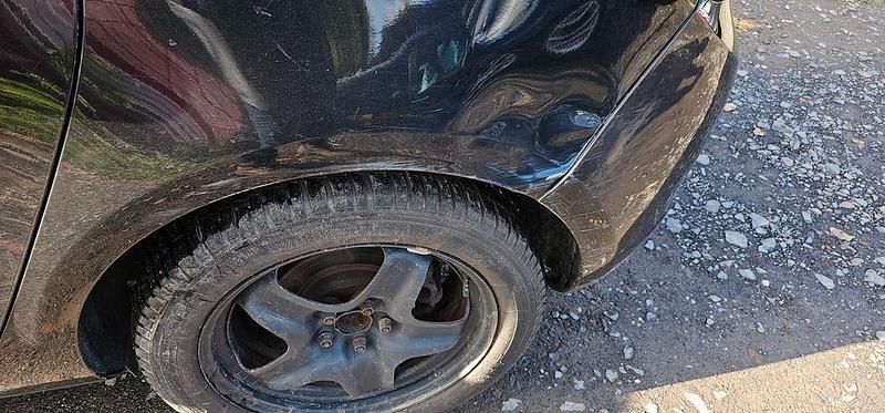 Gebraucht Opel Astra Edition 101 PS (74 kW) 2011 Schwarz Limousine