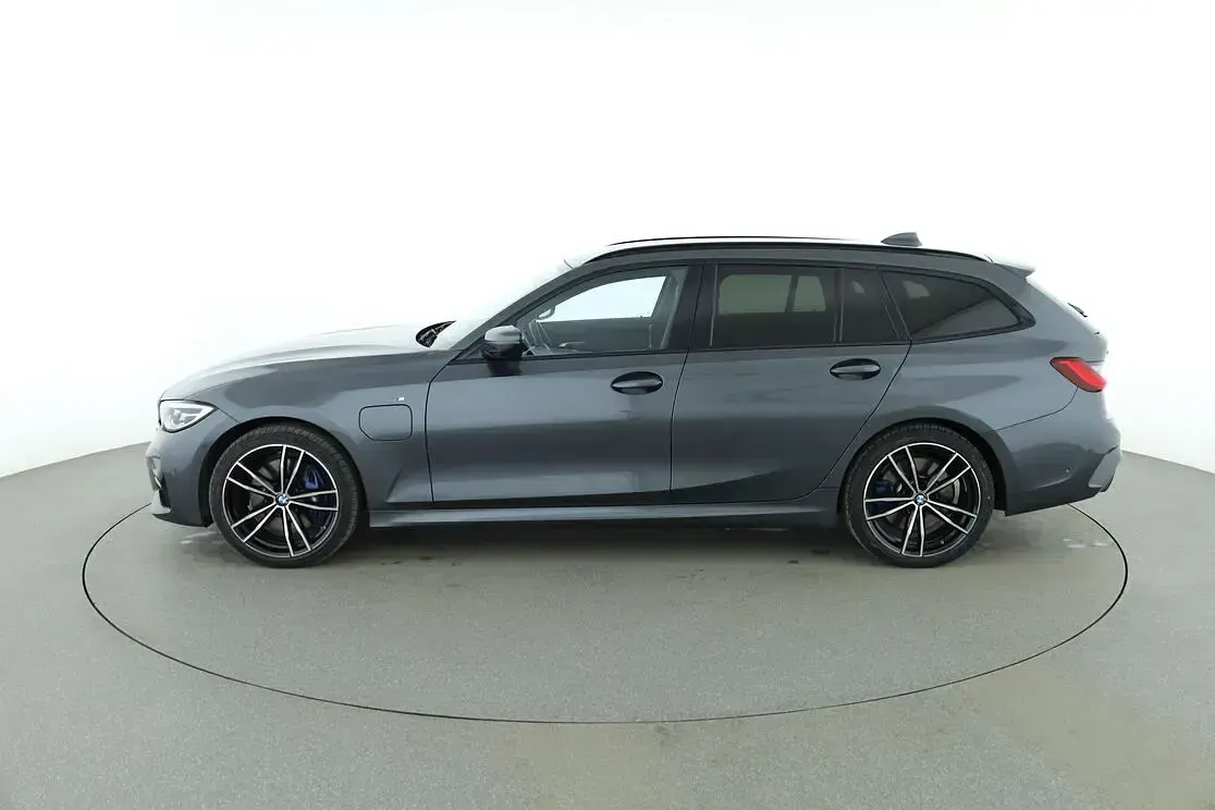 Gebraucht BMW 330e M Sport 113 PS (83 kW) 2021 Grau Kombi