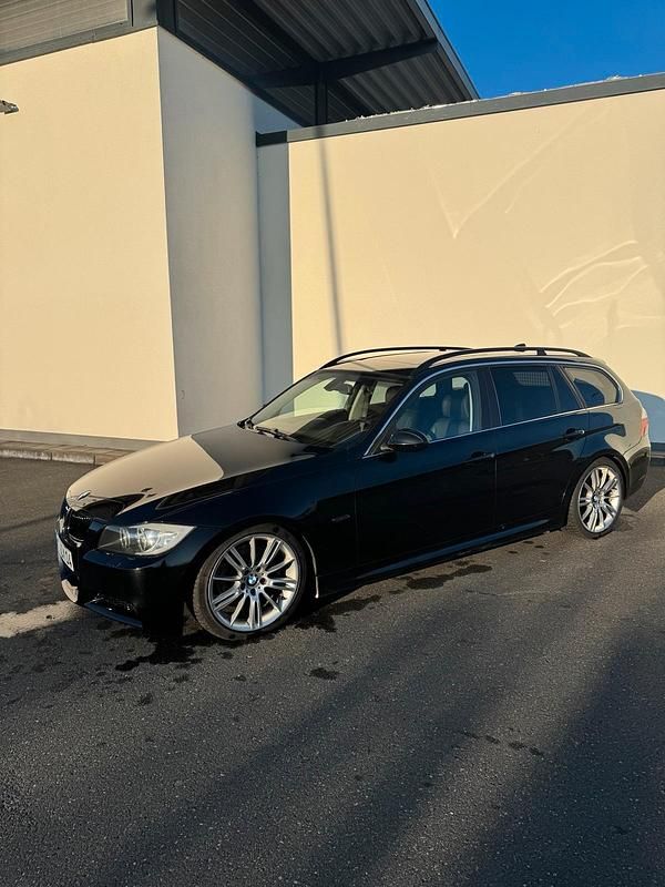 Schwarz Gebraucht 2008 BMW 325 M Sport Kombi | 7.900 € (Fairer Preis) - Bild 1/4