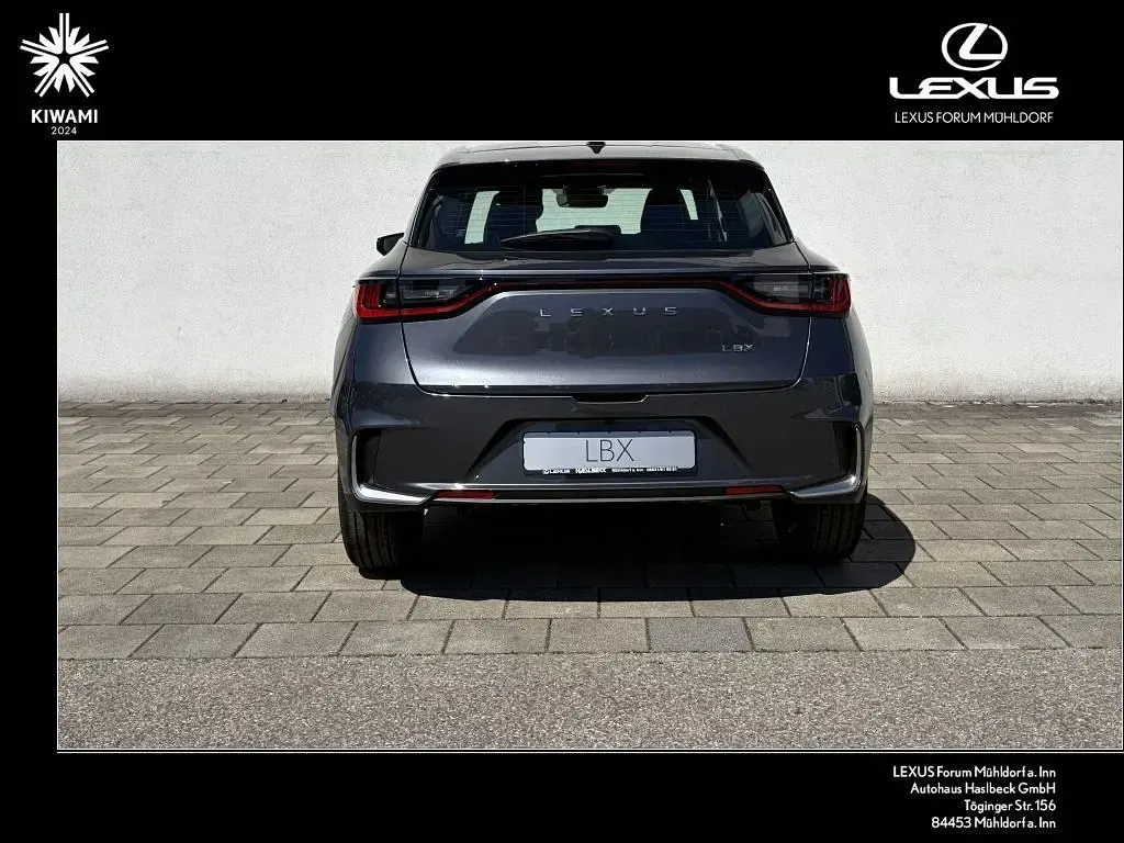 Neu Lexus LBX 136 PS (100 kW) 2026 Obsidiangrau metallic SUV