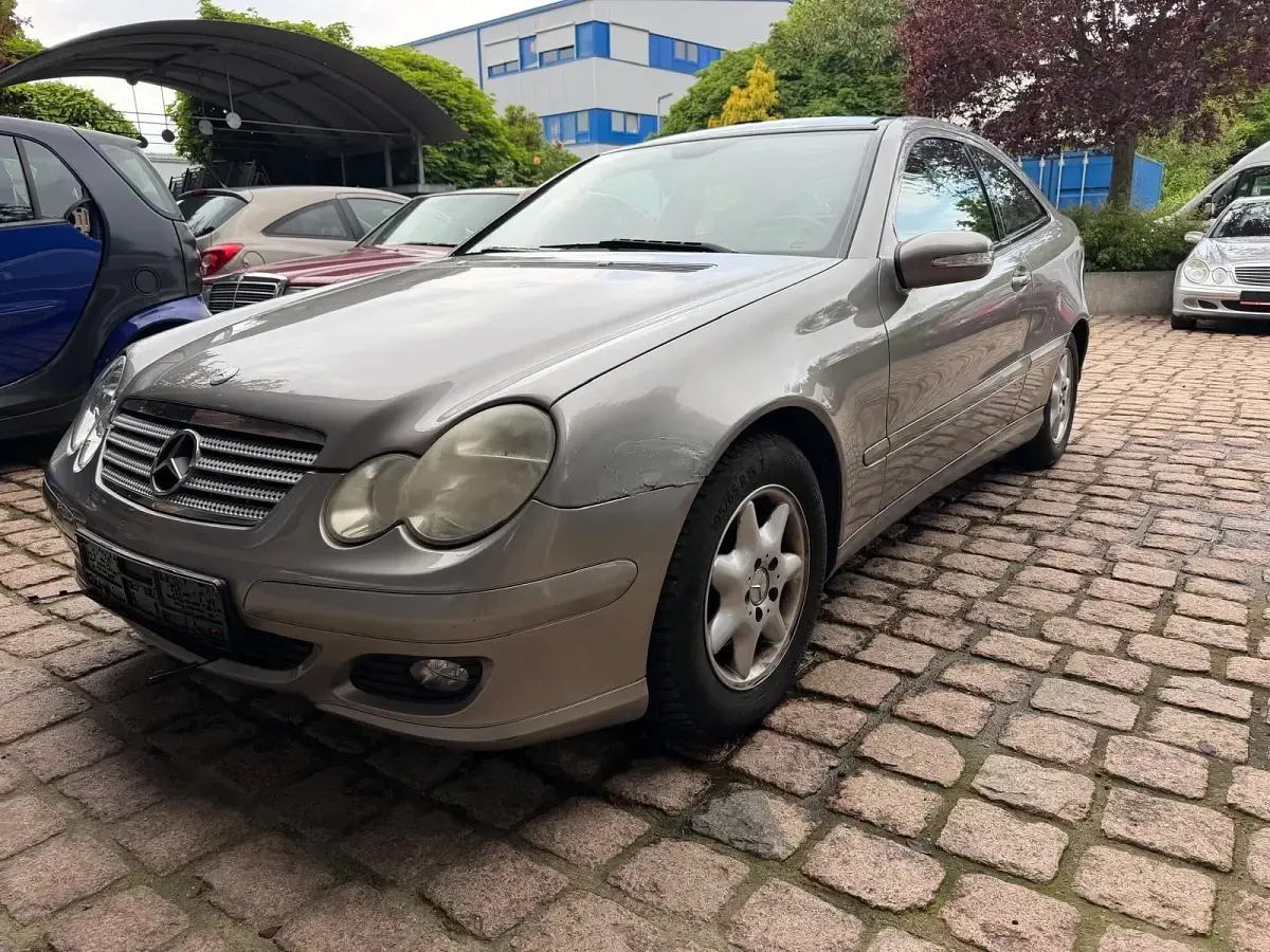 Gebraucht Mercedes C200 122 PS (89 kW) 2004 Grau Coupé
