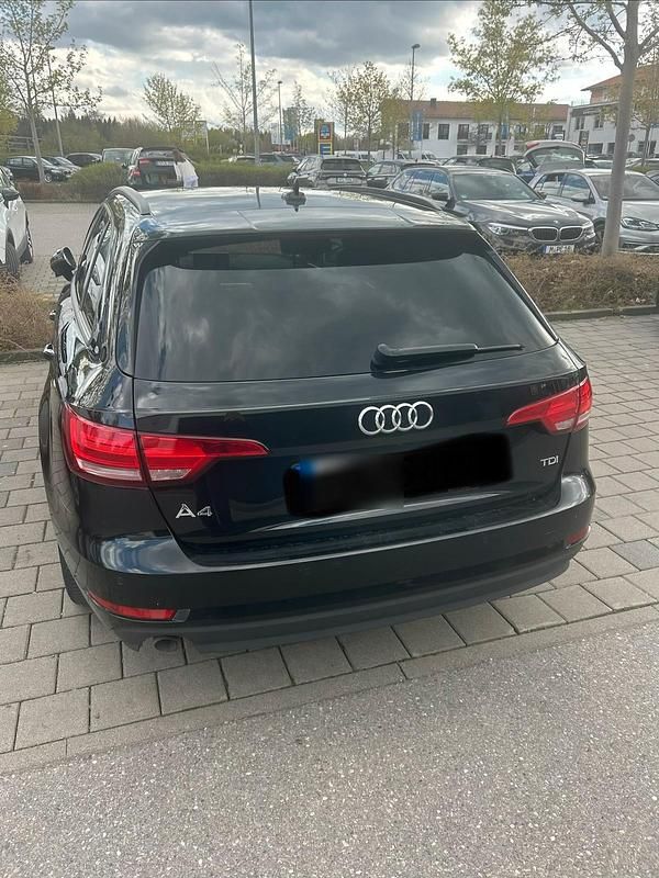 Second-hand Audi A4 Comfort 150 CP (110 kW) 2017 Negru Break