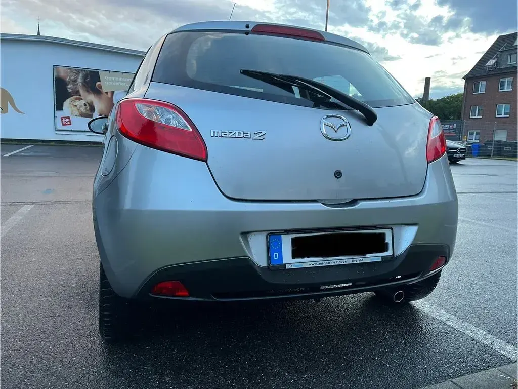 Gebraucht Mazda 2 Prime-Line 75 PS (55 kW) 2011 Silber Kleinwagen