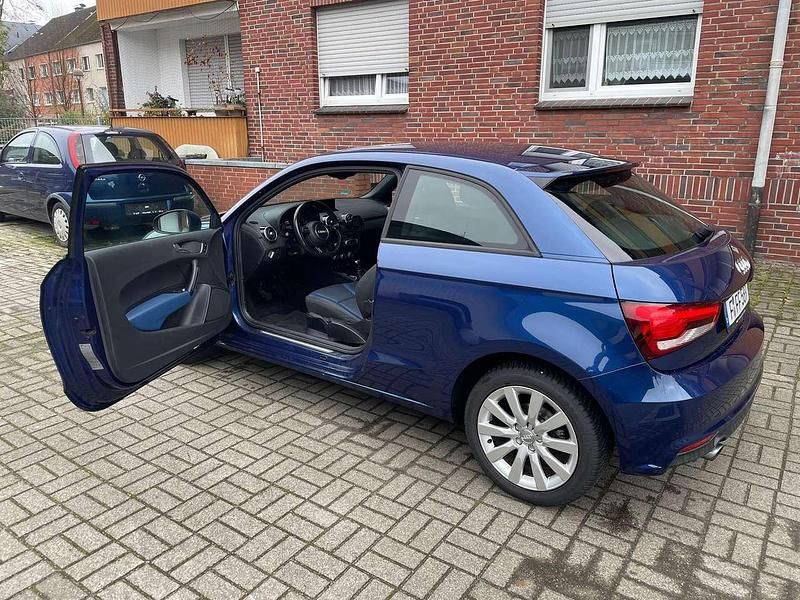 Gebraucht Audi A1 95 PS (69 kW) 2017 Blau Kleinwagen