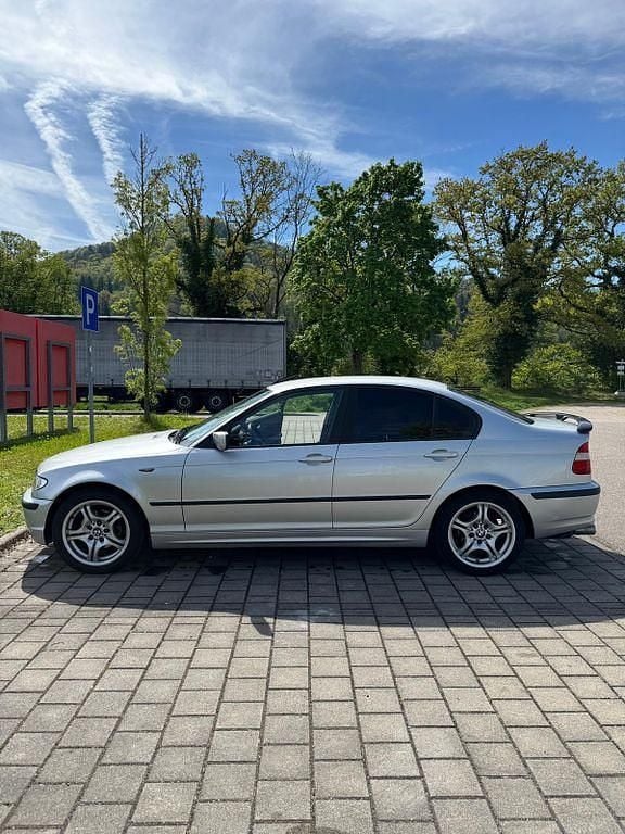 Silber Gebraucht 2004 BMW 318 Limousine | 1.500 € (Superpreis) - Bild 1/4