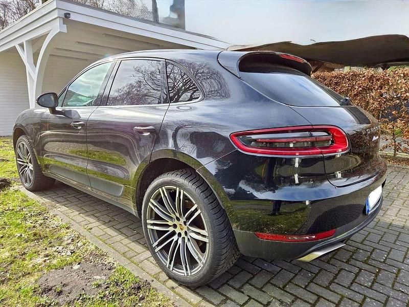 Gebraucht Porsche Macan Turbo 252 PS (185 kW) 2018 Schwarz SUV