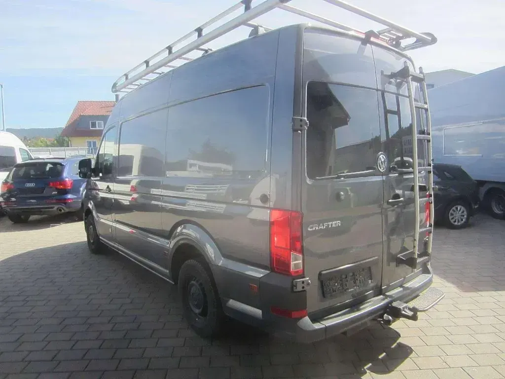 Gebraucht VW Crafter 177 PS (130 kW) 2022 Indiumgrau metallic Van
